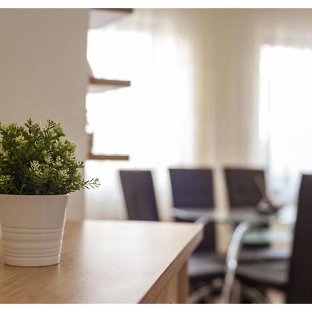 Luxury Apartment Питешти Экстерьер фото
