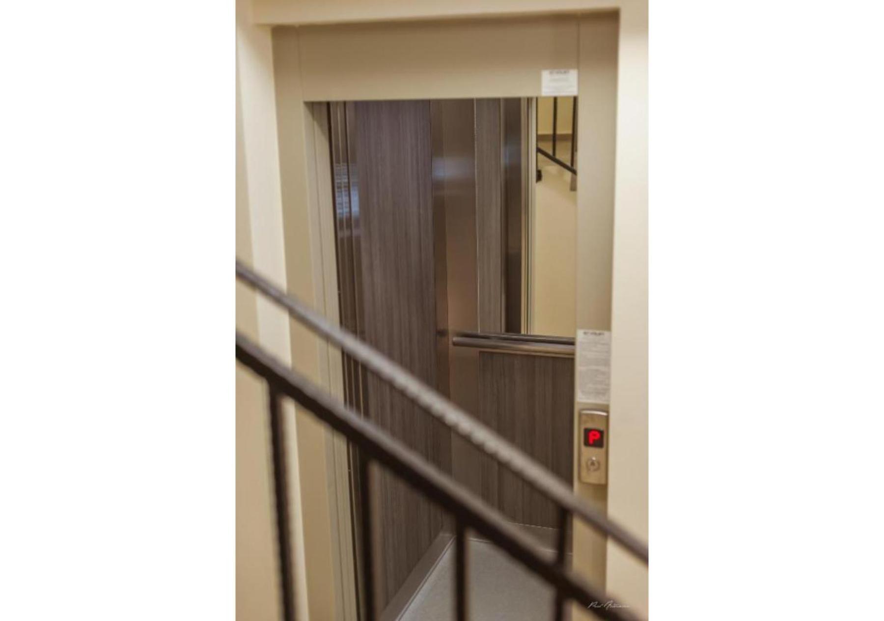 Luxury Apartment Питешти Экстерьер фото