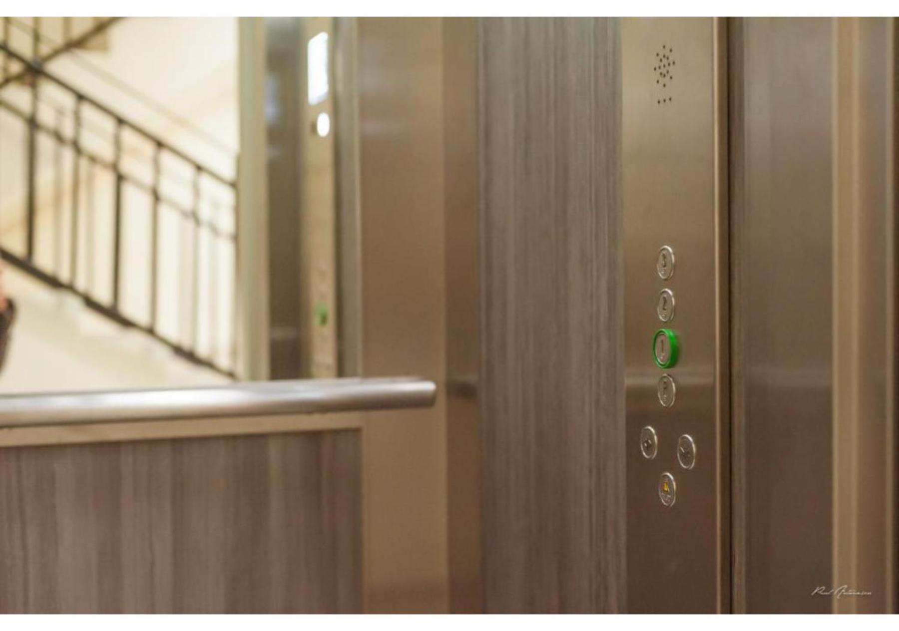 Luxury Apartment Питешти Экстерьер фото