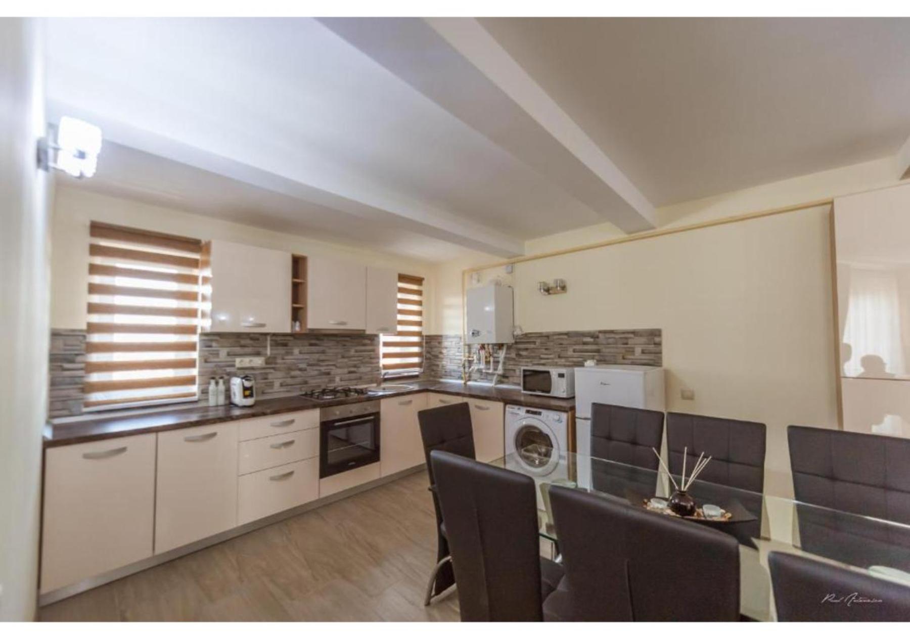 Luxury Apartment Питешти Экстерьер фото